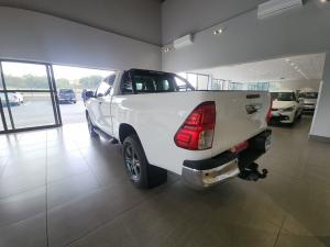 Toyota Hilux 2.4 GD-6 RB Raider automaticE/CAB - Image 2