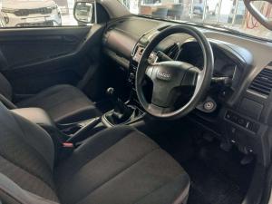 Isuzu D-MAX 250 HO HI-RIDE D/C - Image 8