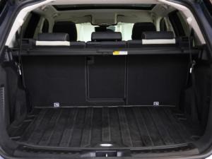 Land Rover Discovery Sport D200 R-Dynamic HSE - Image 11