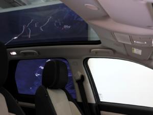 Land Rover Discovery Sport D200 R-Dynamic HSE - Image 23