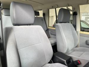 Toyota Land Cruiser 76 2.8GD-6 station wagon LX manual - Image 8