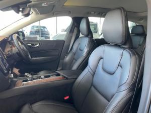 Volvo XC60 B6 AWD Ultimate Dark - Image 11