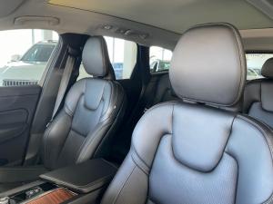 Volvo XC60 B6 AWD Ultimate Dark - Image 12