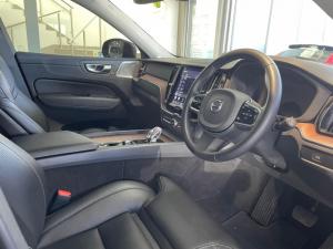 Volvo XC60 B6 AWD Ultimate Dark - Image 13