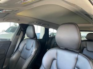 Volvo XC60 B6 AWD Ultimate Dark - Image 18