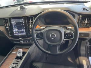 Volvo XC60 B6 AWD Ultimate Dark - Image 9