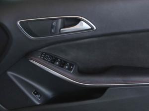 Mercedes-Benz GLA GLA200 auto - Image 14
