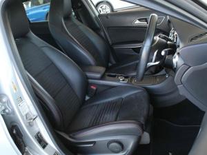 Mercedes-Benz GLA GLA200 auto - Image 19
