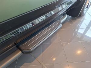 Land Rover Defender 110 D350 X-Dynamic HSE - Image 7