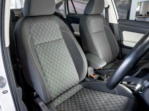Volkswagen Polo sedan 1.6 Life auto - Image 18