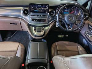 Mercedes-Benz V-Class V300d Exclusive - Image 12