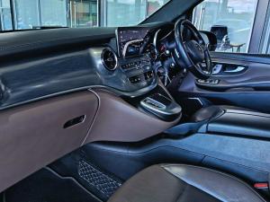 Mercedes-Benz V-Class V300d Exclusive - Image 13