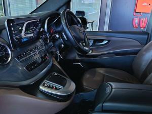 Mercedes-Benz V-Class V300d Exclusive - Image 14
