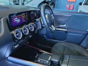 Mercedes-Benz GLA GLA200 Progressive - Image 11