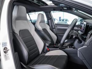 Volkswagen Golf 1.4TSI R-Line Plus - Image 14