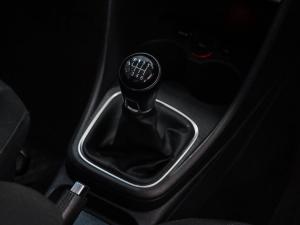 Volkswagen Polo hatch 1.2TSI Highline - Image 19