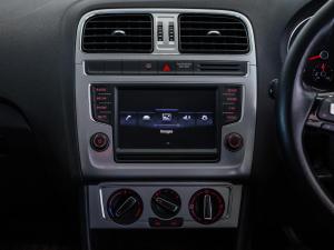 Volkswagen Polo hatch 1.2TSI Highline - Image 21