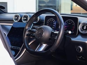 Mercedes-Benz C-Class C200 Avantgarde - Image 11