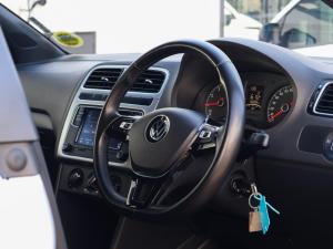 Volkswagen Polo Vivo hatch 1.0TSI GT - Image 8