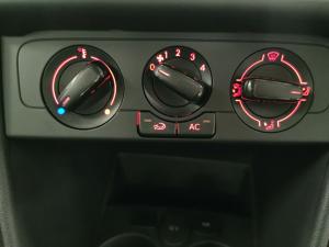 Volkswagen Polo Vivo hatch 1.4 Life - Image 12
