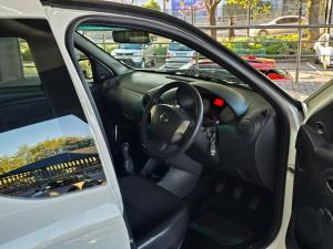 Nissan NP200 1.6i - Image 10