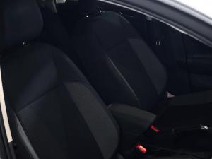 Volkswagen Polo hatch 1.0TSI Life auto - Image 14