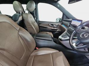 Mercedes-Benz V-Class V300d Exclusive - Image 13