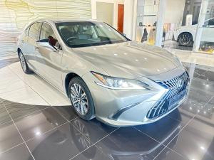 Lexus ES 250 EX - Image 11