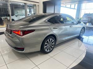 Lexus ES 250 EX - Image 8