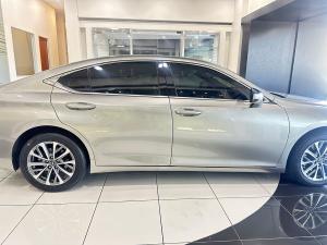 Lexus ES 250 EX - Image 9