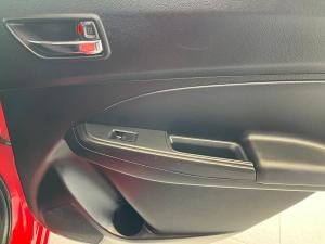 Suzuki Swift 1.2 GLX auto - Image 16