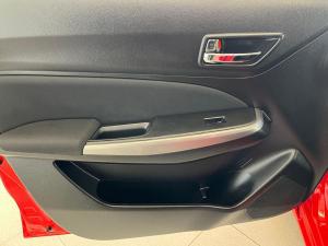 Suzuki Swift 1.2 GLX auto - Image 19