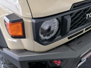 Toyota Land Cruiser 79 2.8GD-6 double cab auto - Image 7