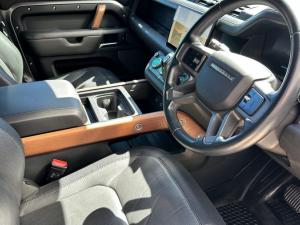 Land Rover Defender 110 D300 X-Dynamic HSE - Image 6
