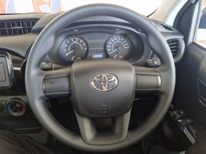 Toyota Hilux 2.0 single cab S (aircon) - Image 8