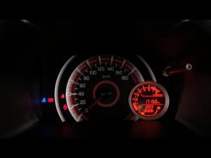 Toyota Vitz 1.0 XR manual - Image 9