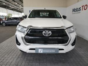 Toyota Hilux 2.4GD-6 double cab 4x4 Raider manual - Image 4