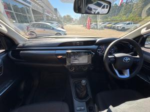 Toyota Hilux 2.4GD-6 single cab 4x4 Raider manual - Image 6