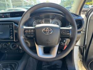Toyota Hilux 2.4GD-6 single cab 4x4 Raider manual - Image 8