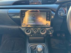 Toyota Hilux 2.4GD-6 single cab 4x4 Raider manual - Image 14