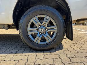Toyota Hilux 2.4GD-6 single cab 4x4 Raider manual - Image 18