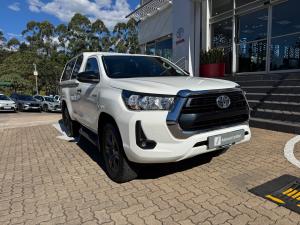 Toyota Hilux 2.4GD-6 single cab 4x4 Raider manual - Image 1