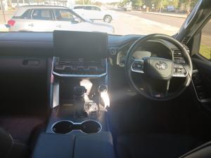 Toyota Landcruiser 300 V6 3.3D GR-S - Image 17