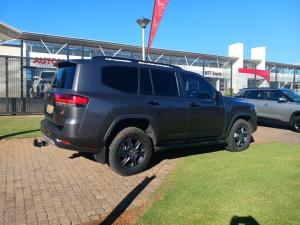 Toyota Landcruiser 300 V6 3.3D GR-S - Image 2