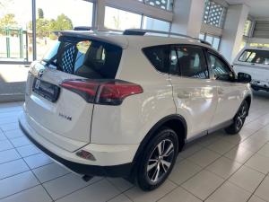 Toyota RAV4 2.0 GX - Image 2