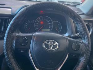 Toyota RAV4 2.0 GX - Image 8