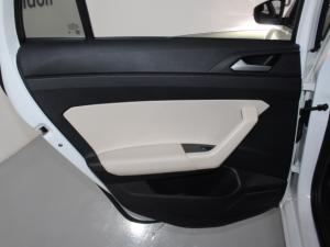 Volkswagen Polo 1.6 Life - Image 13