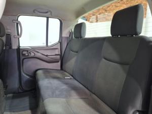 Nissan Navara 2.5dCi double cab XE - Image 9
