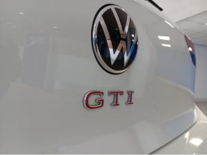 Volkswagen Golf GTI - Image 9