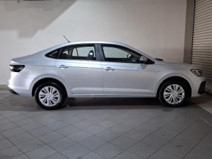 Volkswagen Polo sedan 1.6 manual - Image 10